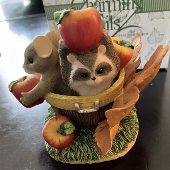 Fitz and Floyd Charming Tails: Friends Are A Bushel Of Fun - 85/505 In Box - Picture 3 of 9